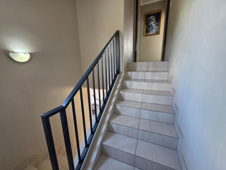 6 Bedroom Property for Sale in Dan Pienaar Free State